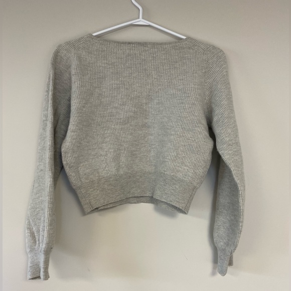 Aritzia Babaton Grey Column Wool Blend Balloon Sweater - Picture 4 of 6